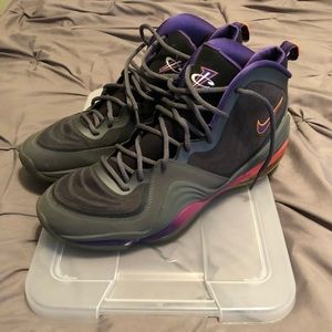 Penny V size 14